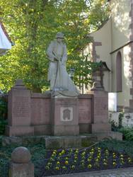 Quelle: Kriegerdenkmal